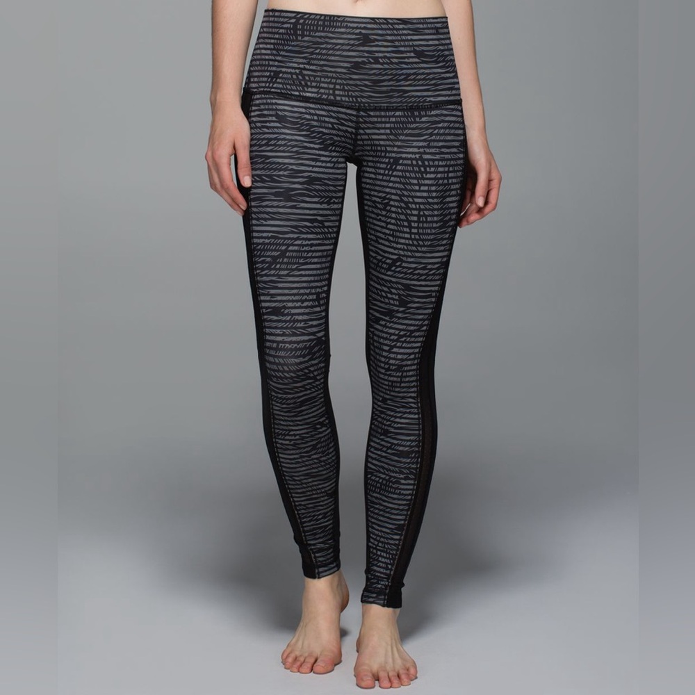 Lululemon Athletica Black and Gray Patterned Leggings